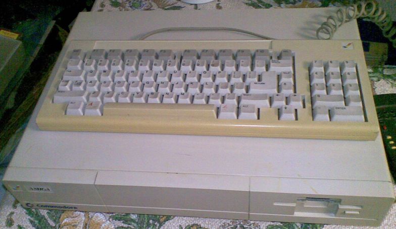 Amiga 1000 con tastiera
